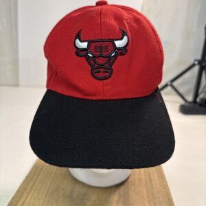 Chicago Bulls Red Black Snapback Hat NBA Basketball Embroidered Logo Cap Mens
